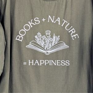 Teemill M Organic Cotton Books Nature Happiness Graphic Shirt Green RNB22